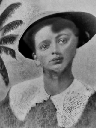 Jitske Schols / Shreds of Eve II (ed. of 10)