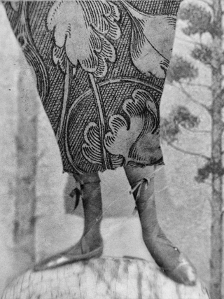 Jitske Schols / Shreds of Eve III (ed. of 10)